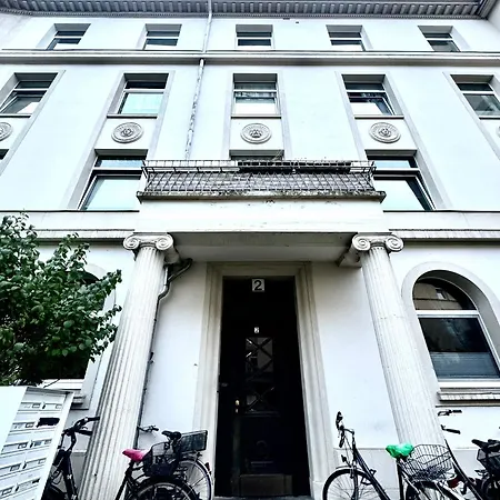 Otel Cozy, City- Und Uninah In Wunderschoener Altbauwohnung